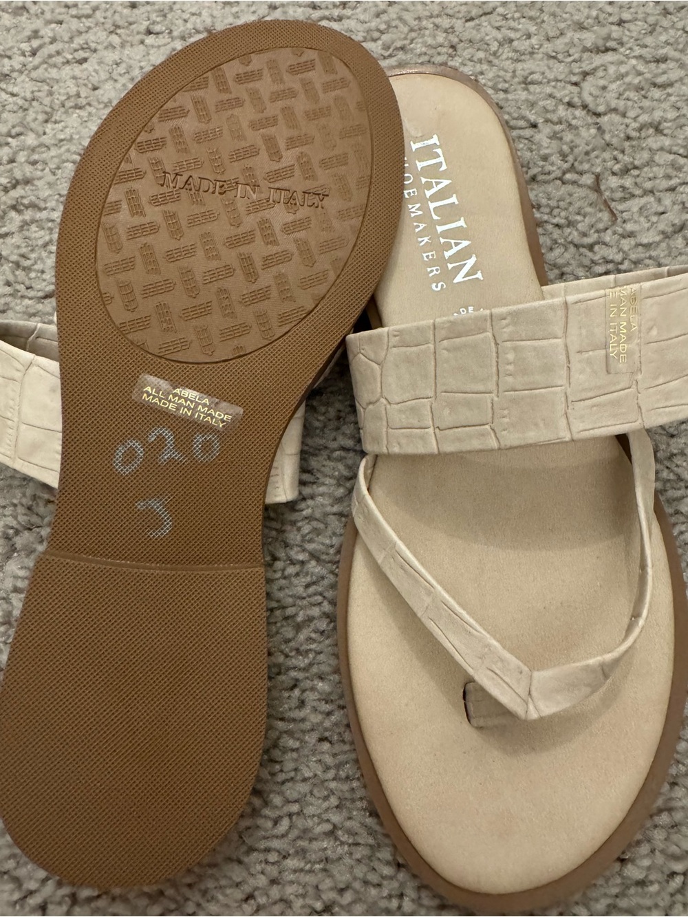 Italian Shoemakers Beige Croc-Embossed Toe-Loop Sandals - Picture 2 of 3